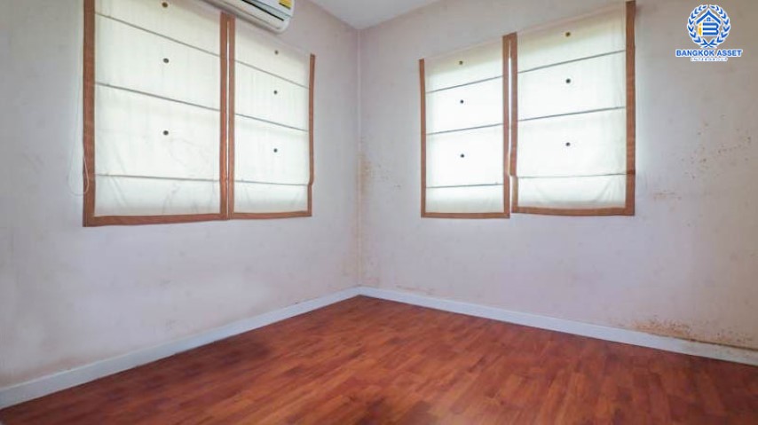 *****บ้านเดี่ยวมือสองย่านกรุงเทพฯ ม.ชัยพฤกษ์ เพชรเกษม81 เนื้อที่กว้าง 55.60 ตร.ว. ฟังก์ชัน 3 ห้องนอน 3 ห้องน้ำ ที่จอดรถ 2 คัน บ้านหลังมุม มีพื้นที่ด้านข้างสำหรับจัดสวน ทำเลเดินทางสะดวก เชื่อมต่อถนนเพชรเกษม ถนนมาเจริญ และใกล้จุดขึ้นทางด่วน "เพชรเกษม"